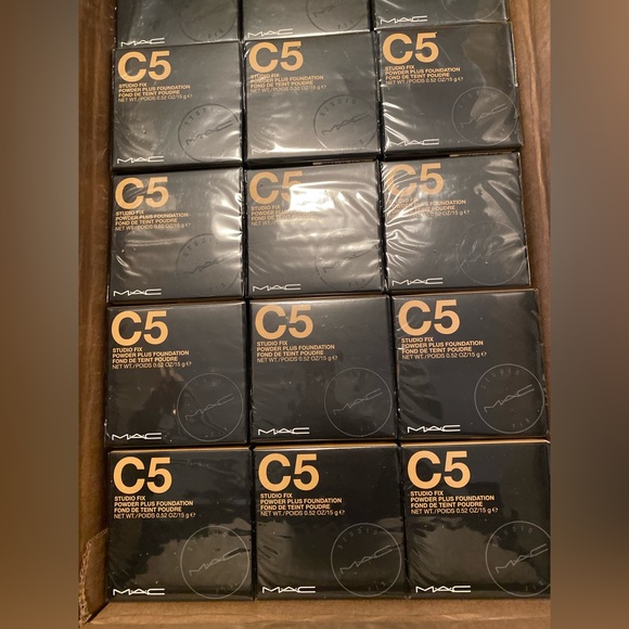 MAC C5 Studio Fix Powder Plus Foundation Net weight 0.52OZ/15g B62 - 1 compact - Picture 8 of 11